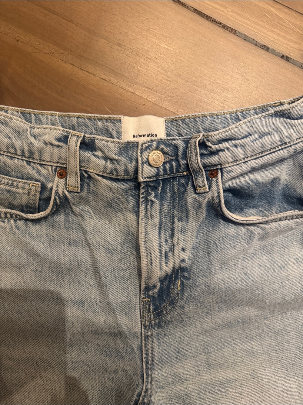 Reformation Raye Midtise Relaxed Jean shorts - Picture 2 of 5